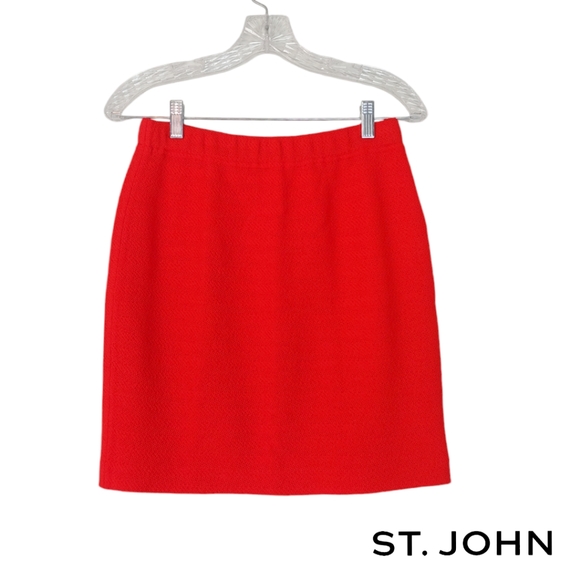 ST. JOHN Collection Vintage Red Santana Knit Mini Skirt Size 4 - Picture 6 of 9